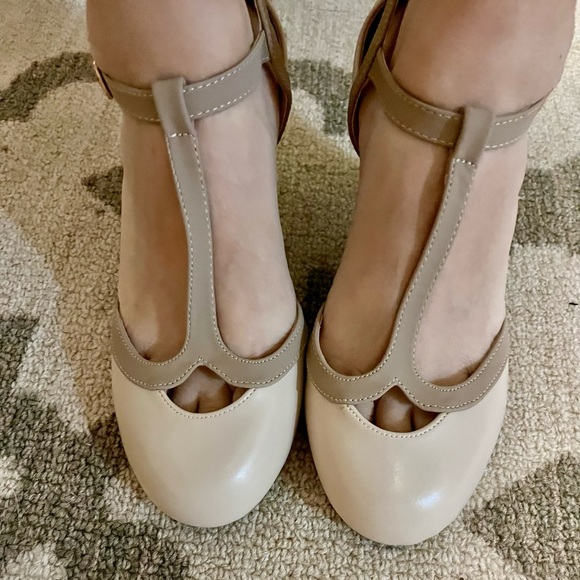 Mary Janes by Journee Collection. Size is 7 1/2W. - Picture 8 of 8